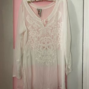 Beautiful Johnny Was white blouse size large